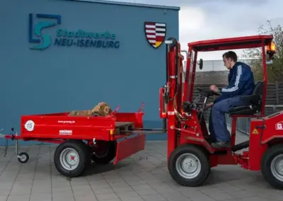 Uni-Truck Transportieren im Anhänger