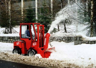 Uni-Truck schneefräse 2
