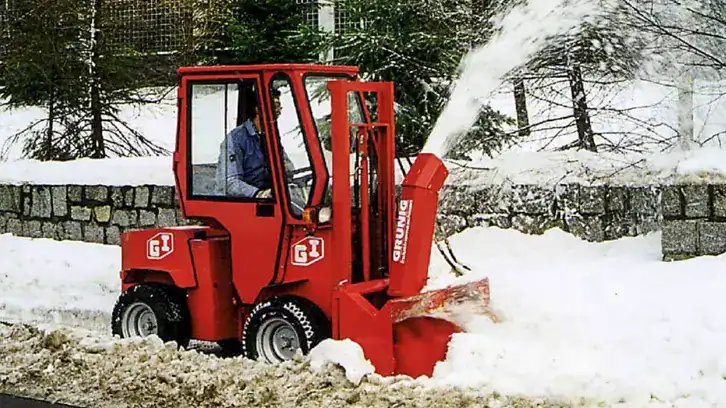 Uni-truck Schneefräse